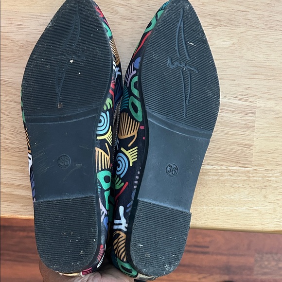 Women's Graffiti Patterned Pointed Flats - Black Multi - Picture 5 of 6